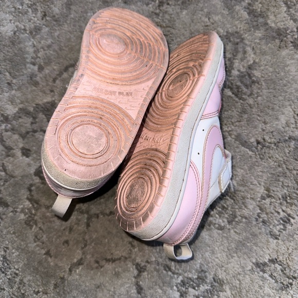 Nike Court Low Top Sneaker - Picture 4 of 6